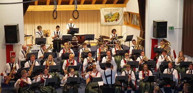 Entertainment evening with the MV Schröcken.