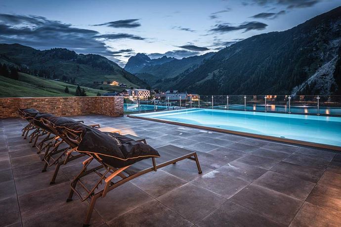 AlpenParks Arlberg Außenbereich Pool