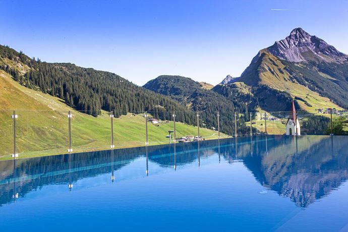 AlpenParks Arlberg Aussicht Pool
